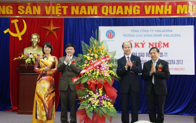 Lễ KN ngày nhà giáo Việt Nam 20.11.2012 và Hội nghị đào tạo Viglacera 2012